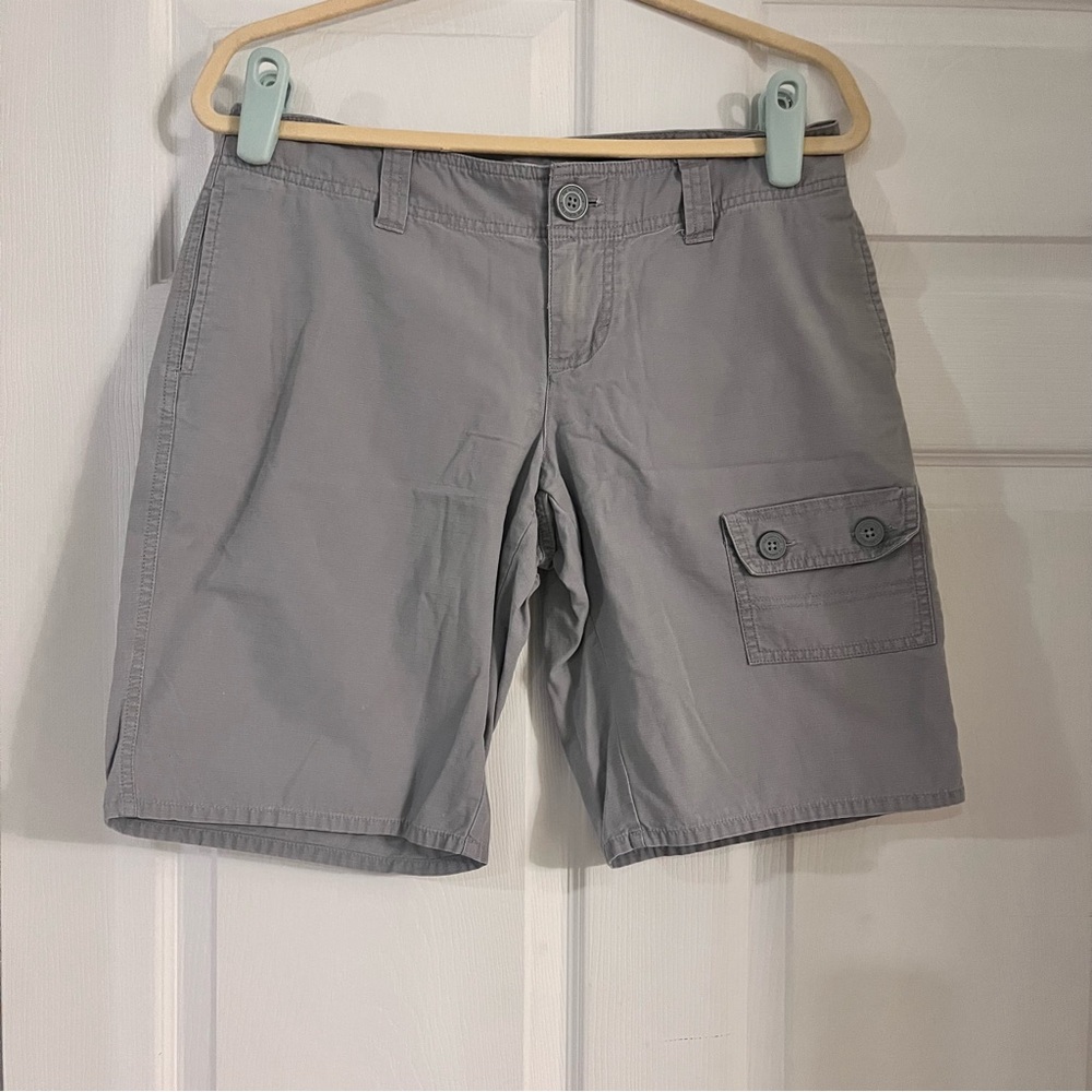 The North Face rip stop cotton gray‎ shorts women’s 6 tall